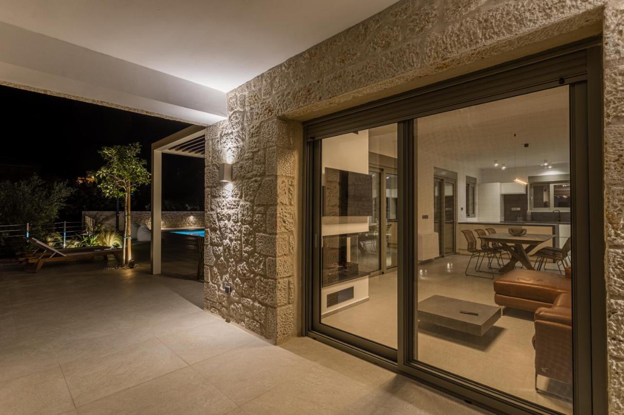 Manitennisvillas Stoúpa エクステリア 写真