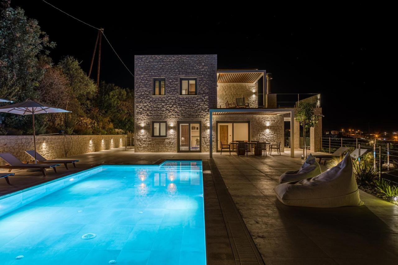 Manitennisvillas Stoúpa エクステリア 写真