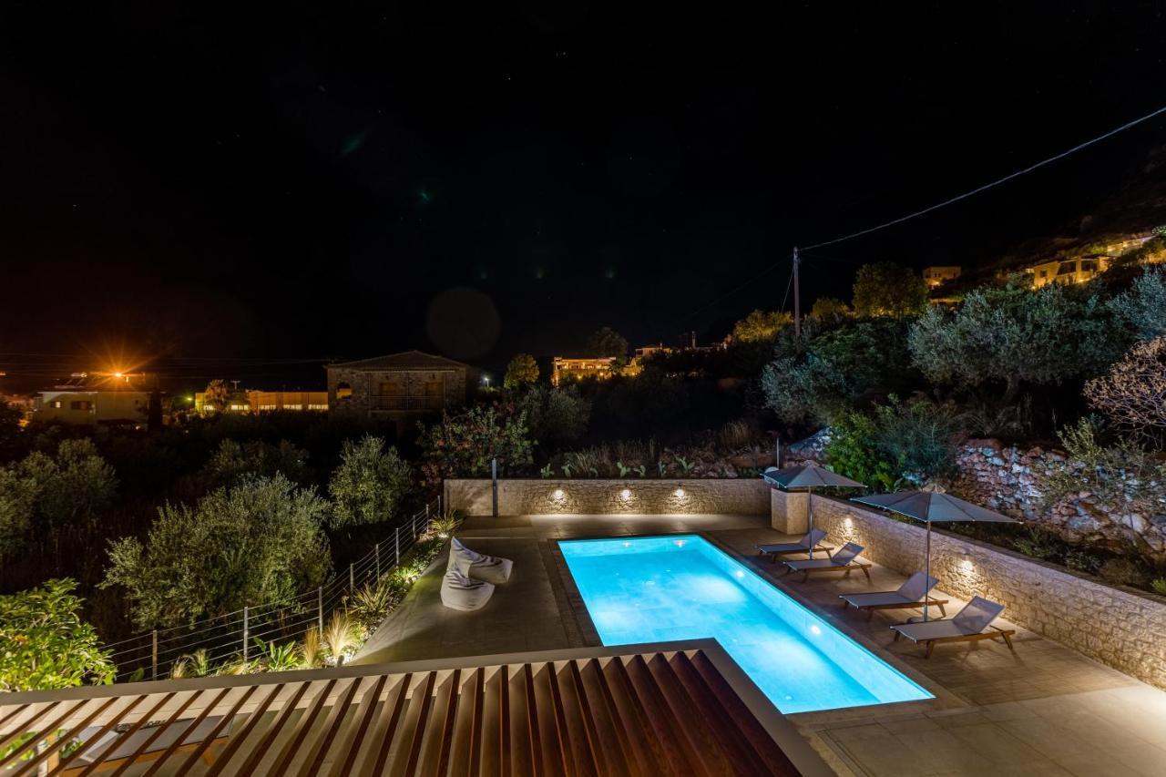 Manitennisvillas Stoúpa エクステリア 写真